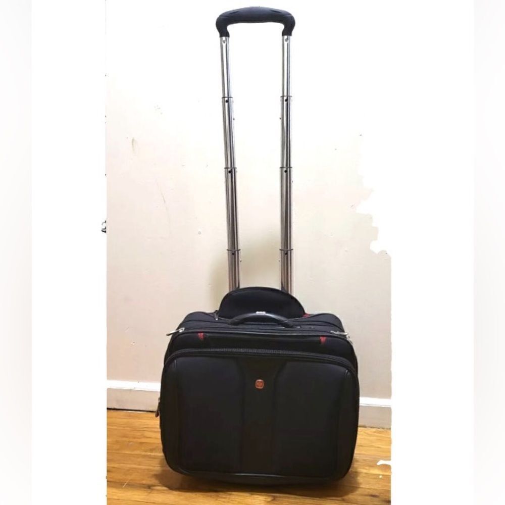 Patriot wheeled travel luggage - Picture 4 of 16